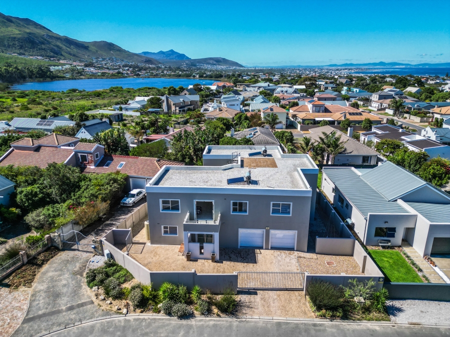 5 Bedroom Property for Sale in Vermont Western Cape